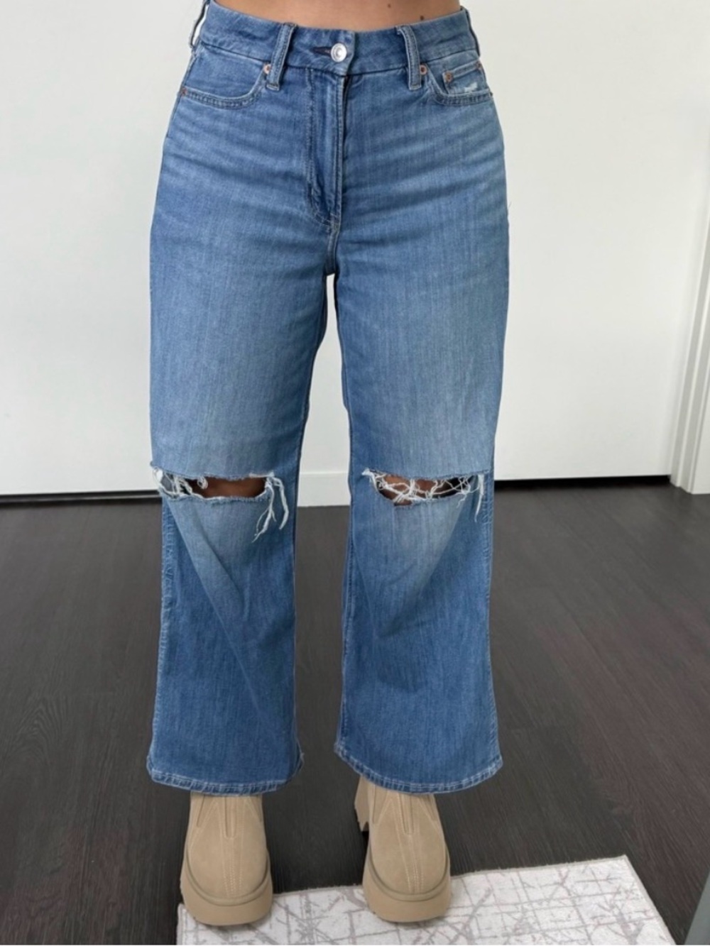 American Eagle Outfitters High-Rise Distressed Blue Jeans